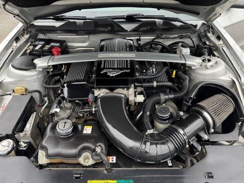 Used 2010 Ford Mustang GT Premium image 16