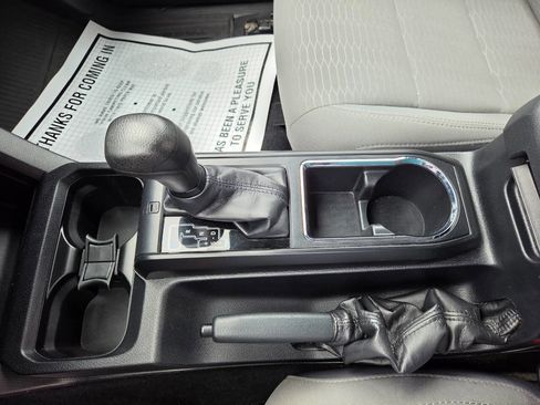 Used 2019 Toyota Tacoma SR AWD/4WD image 30
