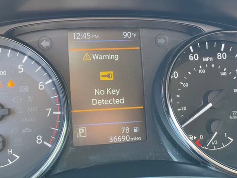 Certified 2022 Nissan Rogue Sport SV AWD/4WD image 22