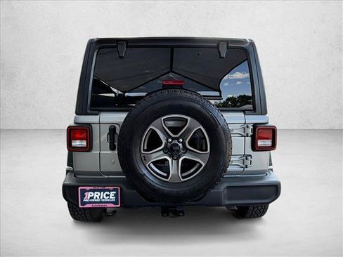 Used 2018 Jeep Wrangler Unlimited Sport S AWD/4WD image 3
