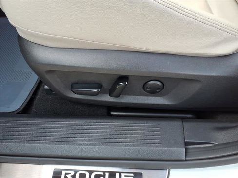 Certified 2023 Nissan Rogue SL w/ SL Premium Package image 17