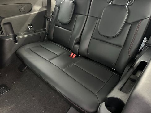 New 2026 Ford Explorer ST-Line w/ ST-Line Street Pack image 17