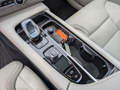 Used 2024 Volvo XC90 T8 Ultimate w/ Protection Package Premier image 26