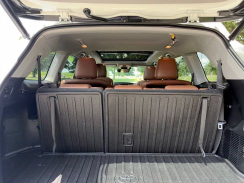 Used 2018 Toyota Highlander Limited Platinum AWD/4WD image 30
