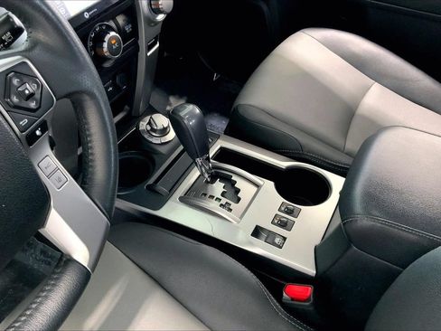 Used 2020 Toyota 4Runner SR5 Premium AWD/4WD image 17