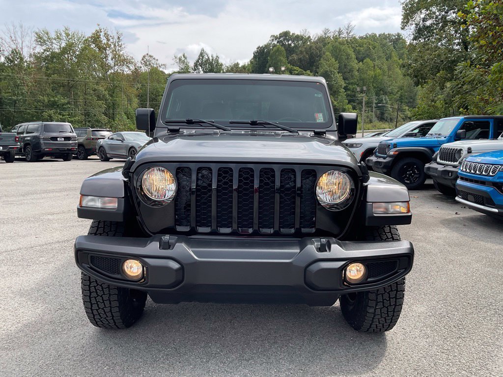 Used 2021 Jeep Gladiator Sport AWD/4WD image 2