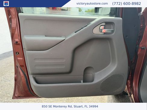 Used 2016 Nissan Frontier SV w/ SV Value Truck Package RWD image 12