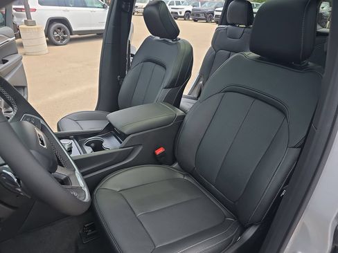 New 2026 Jeep Grand Cherokee L Limited AWD/4WD image 17