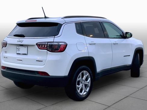 Used 2024 Jeep Compass Latitude AWD/4WD image 13