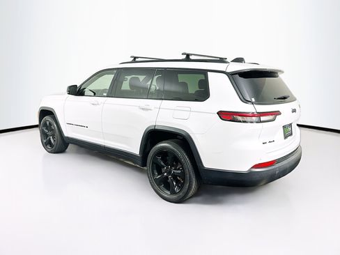 Used 2023 Jeep Grand Cherokee L Laredo image 5