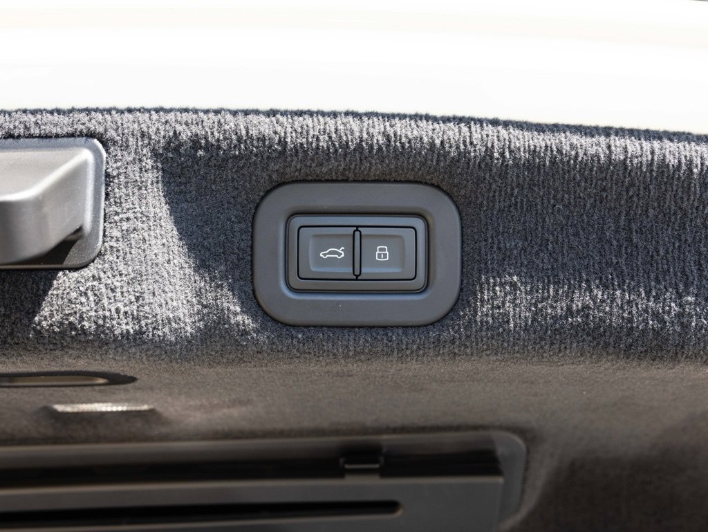Used 2025 Bentley Flying Spur Plug-In Hybrid AWD/4WD image 63