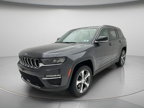 Used 2023 Jeep Grand Cherokee 4WD 4xe w/ Luxury Tech Group II image 6