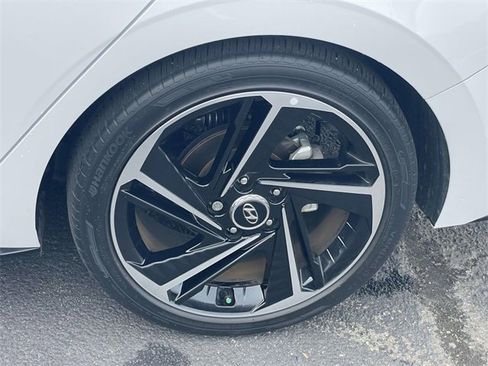 Certified 2023 Hyundai Elantra N Line image 8