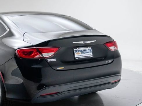Used 2016 Chrysler 200 LX FWD image 4