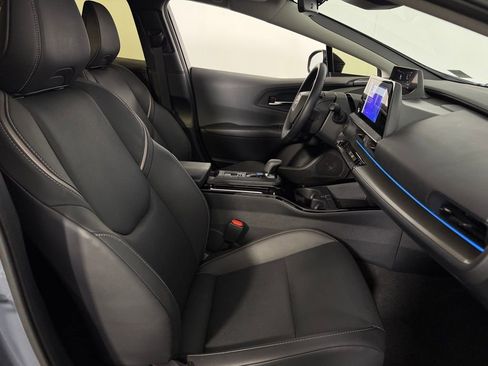 Used 2025 Toyota Prius XLE image 32