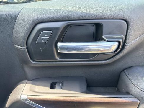 Used 2022 GMC Sierra 1500 SLT image 18