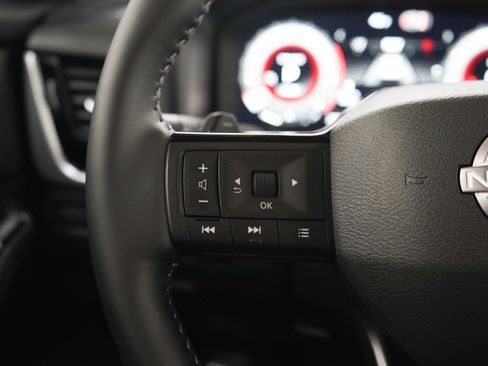 Used 2026 Nissan Rogue SL AWD/4WD image 28