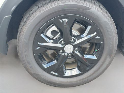 Used 2025 Honda HR-V LX image 9