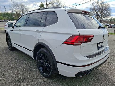 Used 2022 Volkswagen Tiguan SE R-Line image 4