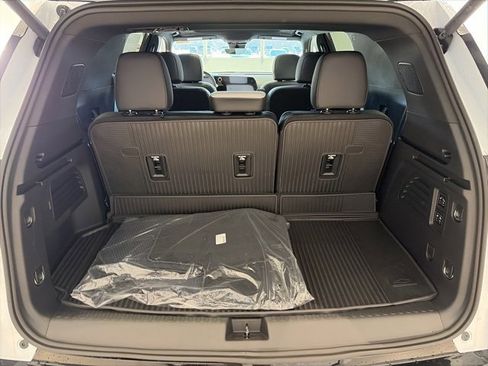 New 2026 Chevrolet Traverse High Country w/ LPO, Floor Liner Package image 17