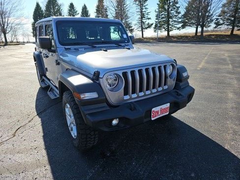 Used 2019 Jeep Wrangler Unlimited Sport S image 8
