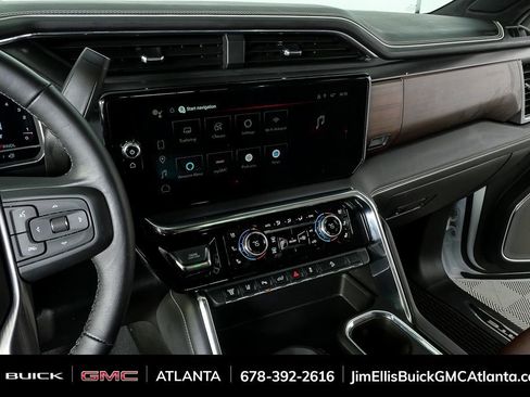 Used 2024 GMC Sierra 2500 Denali Ultimate image 14