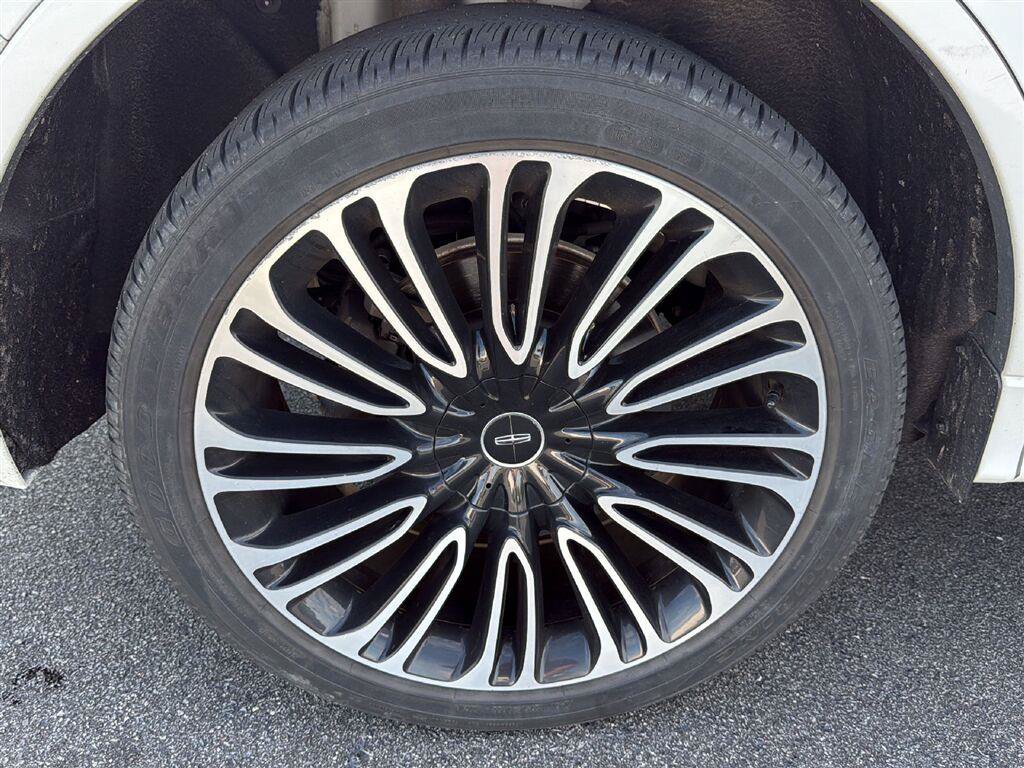 Used 2022 Lincoln Aviator Black Label w/ Dynamic Handling Package AWD/4WD image 13
