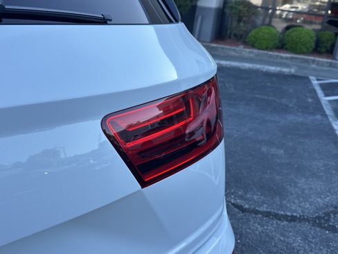 Used 2019 Audi Q7 3.0T Prestige w/ Prestige Package AWD/4WD image 21