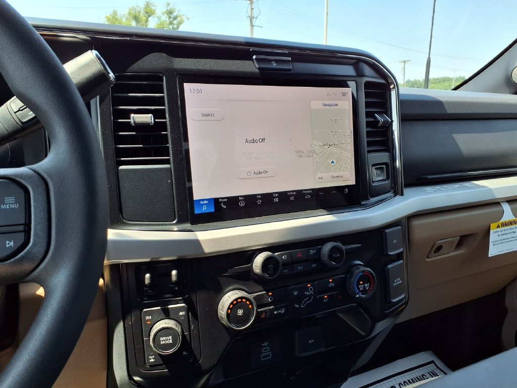 New 2026 Ford F250 XLT w/ XLT Premium Package AWD/4WD image 4