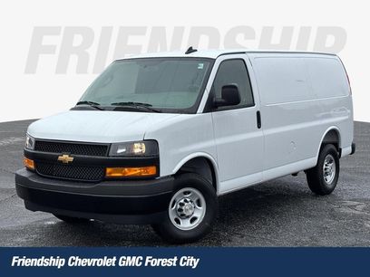 New 2025 Chevrolet Express 3500 Work Van w/ Driver Convenience Package