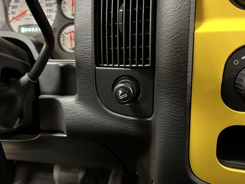 Used 2004 Dodge Ram 1500 Truck SLT w/ Sport Appearance Group image 91