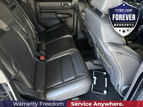 Used 2024 Ford Bronco Badlands w/ Sasquatch Package AWD/4WD image 31