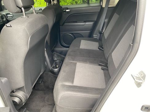 Used 2015 Jeep Patriot Latitude AWD/4WD image 17