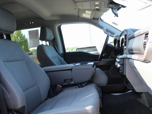 Used 2025 Ford F150 XLT w/ Equipment Group 301A Standard AWD/4WD image 17