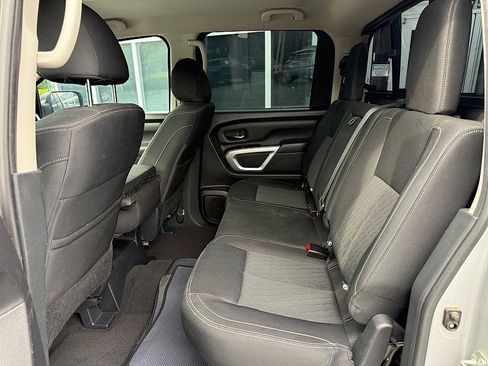 Used 2018 Nissan Titan SV RWD image 10