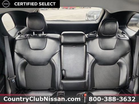 Used 2020 Jeep Cherokee Latitude Plus w/ Cold Weather Group AWD/4WD image 22