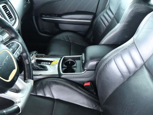 Used 2016 Dodge Charger SRT w/ Harman/Kardon Audio Group RWD image 17