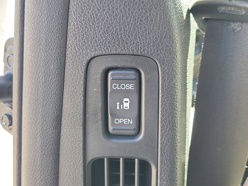 Used 2018 Honda Odyssey EX-L image 14