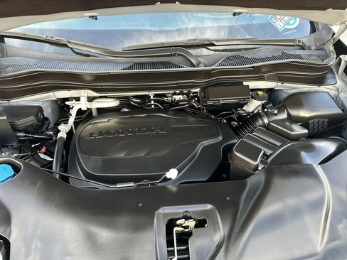 Certified 2022 Honda Pilot Sport image 17