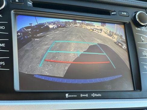 Used 2018 Toyota Highlander Plus image 24