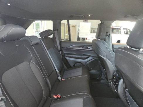 Certified 2025 Jeep Grand Cherokee Laredo w/ Luxury Tech Group I RWD image 48