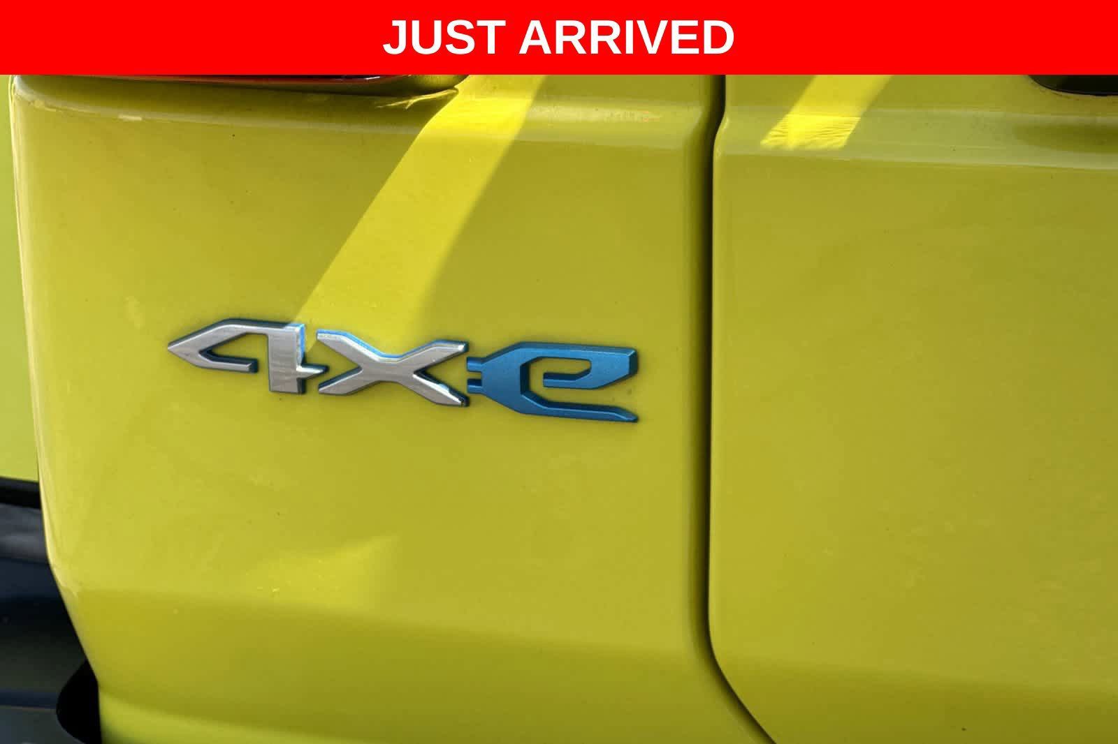 Used 2023 Jeep Wrangler Unlimited Sahara AWD/4WD image 29