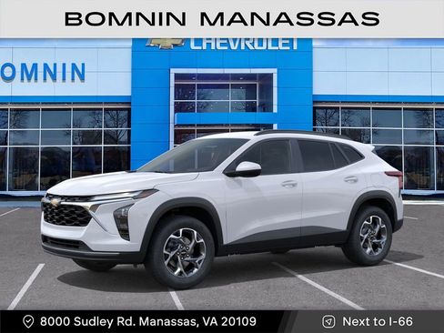 New 2025 Chevrolet Trax LT image 2