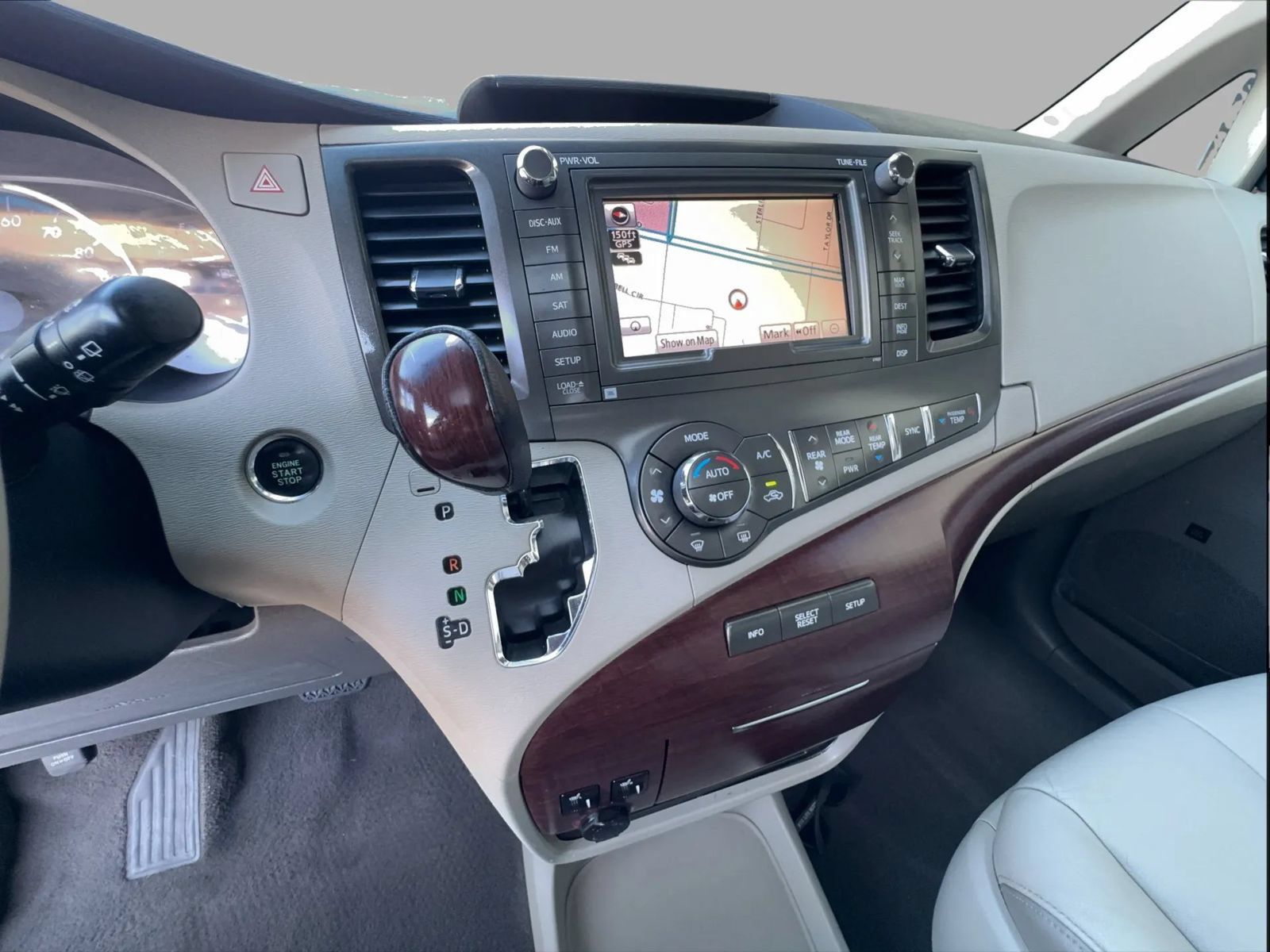 Used 2011 Toyota Sienna Limited w/ Premium Pkg AWD/4WD image 23