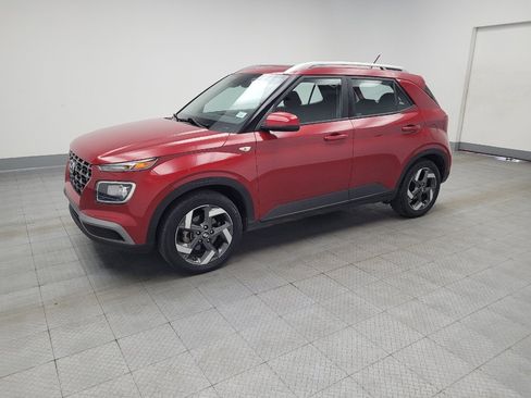 Used 2023 Hyundai Venue SEL w/ Cargo Package image 2