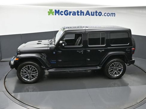 Used 2022 Jeep Wrangler Unlimited Sahara image 23