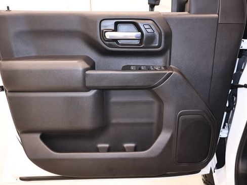 Used 2025 Chevrolet Silverado 2500 Custom w/ Custom Value Package AWD/4WD image 10