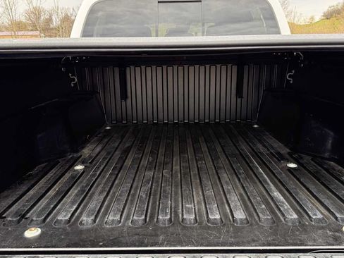 Used 2022 Toyota Tacoma TRD Sport w/ Technology Package AWD/4WD image 27