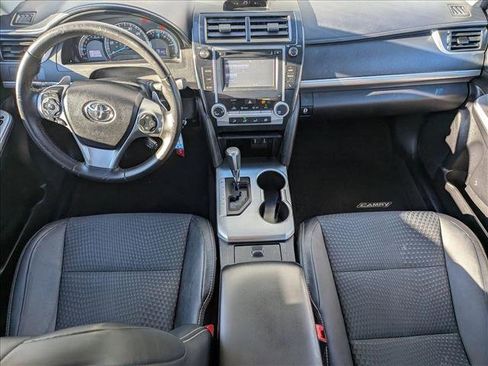 Used 2014 Toyota Camry SE image 14