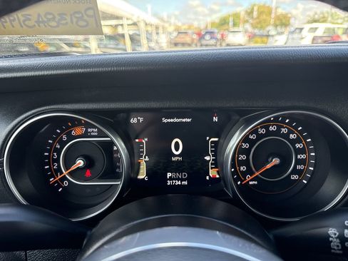 Used 2021 Jeep Wrangler Unlimited Sahara w/ Uconnect 4C Nav & Sound Group image 10